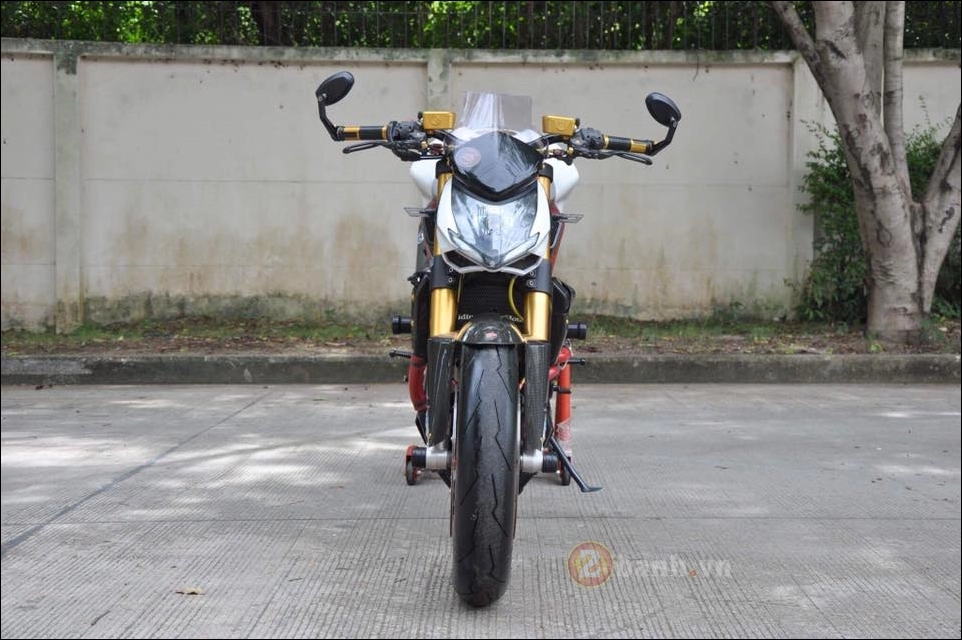 Ducati streetfighter chiến binh đường phố độ nhẹ cùng loạt option hàng hiệu