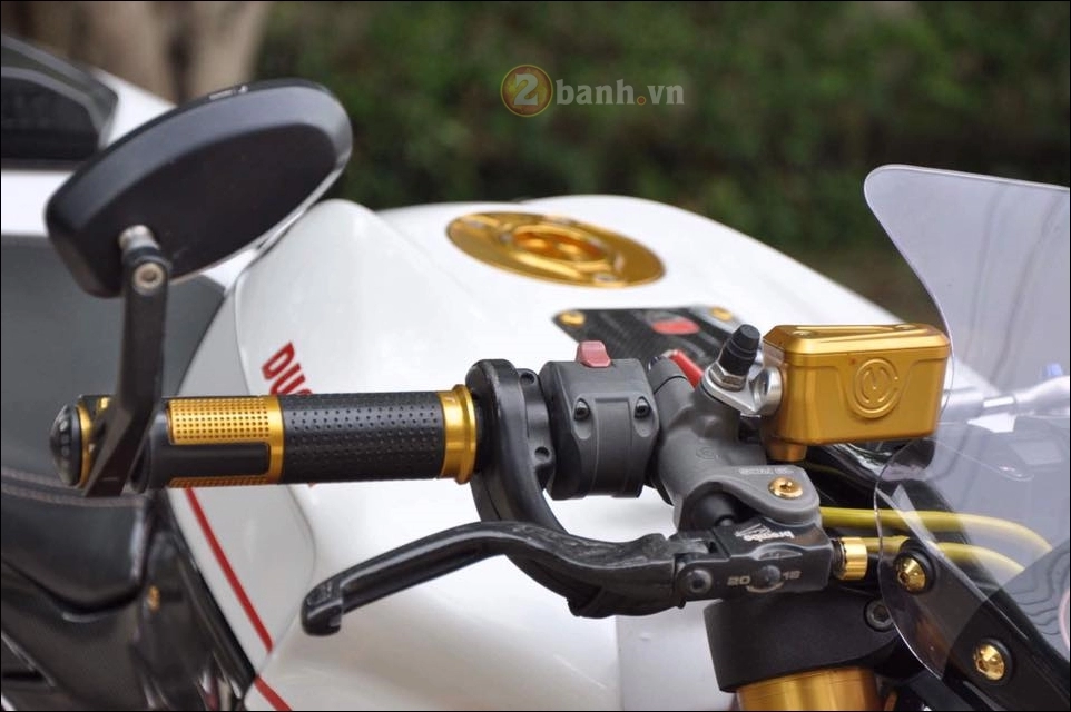 Ducati streetfighter chiến binh đường phố độ nhẹ cùng loạt option hàng hiệu