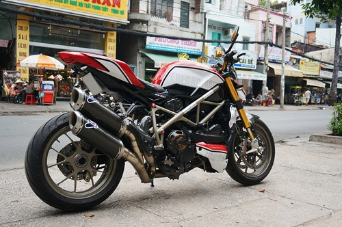  ducati streetfighter s 1098 khoác áo tricolore 