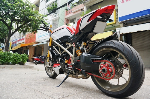  ducati streetfighter s 1098 khoác áo tricolore 