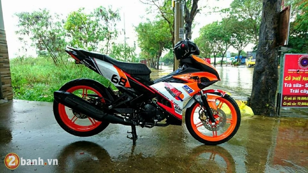 Exciter150 độ đầu luvias trong dàn áo repsol