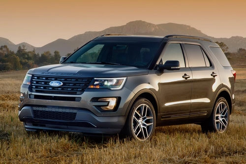 Ford explorer hút khách việt bất chấp giá cao