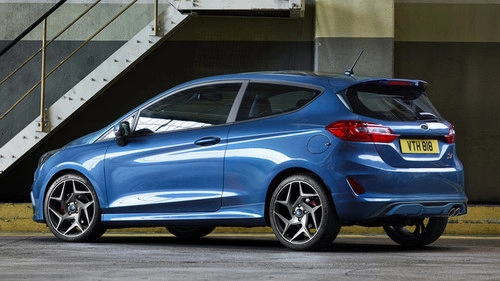 Ford fiesta st 2018 thách thức mọi siêu xe