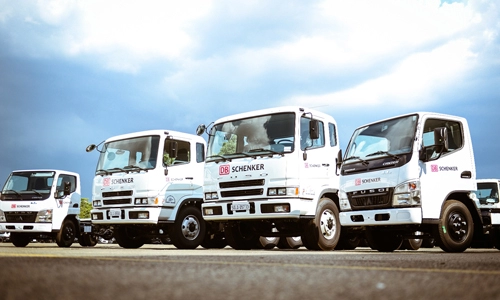  fuso bàn giao lô xe tải đầu tiên cho db schenker 