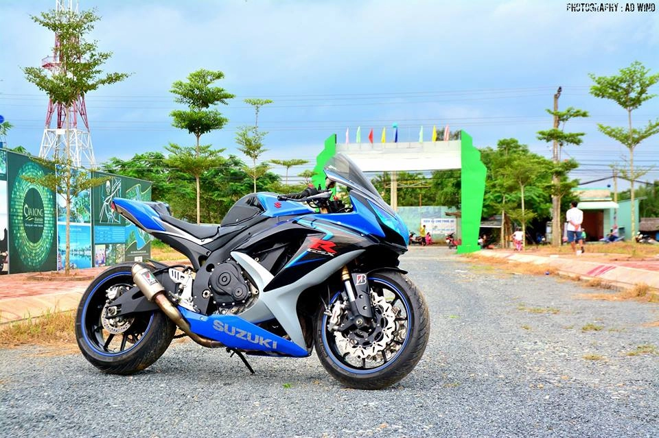 Gixxer 600 mạnh mẽ nhiều đồ chơi cả trăm triệu