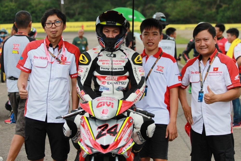 Hai tay đua việt nam tham gia giải đua mô tô châu á arrc 2017