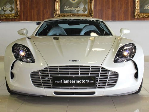 Hàng hiếm aston martin one-77 chờ đai gia