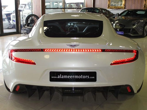 Hàng hiếm aston martin one-77 chờ đai gia