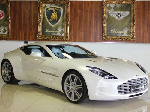 Hàng hiếm aston martin one-77 chờ đai gia