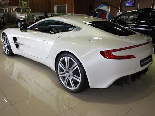 Hàng hiếm aston martin one-77 chờ đai gia