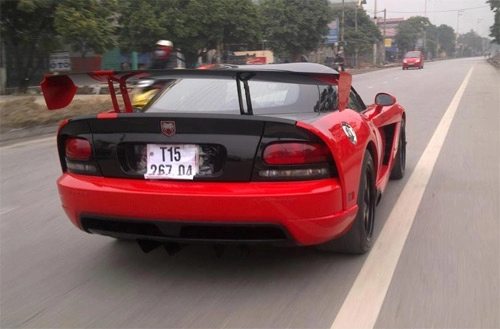 Hàng hiếm dodge viper xuất hiện ở quảng ninh