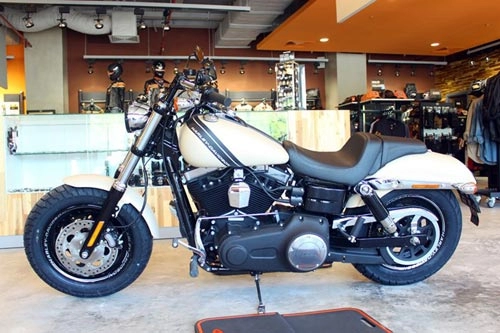 Harley-davidson fat bob giá 700 triệu đồng tại vn