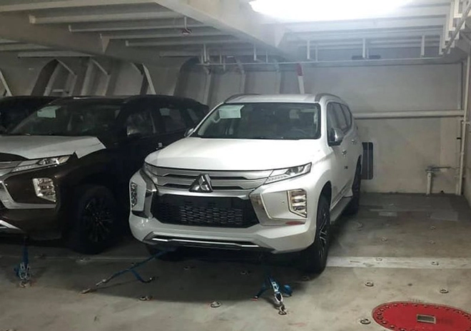 Hình ảnh lô xe mitsubishi pajero sport 2020 vừa cập cảng việt nam