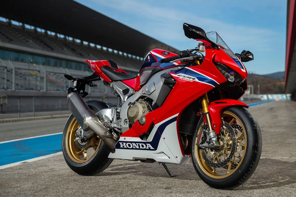 Honda cbr1000rr 2017 được bán với giá từ 403 triệu đồng tại nhật bản