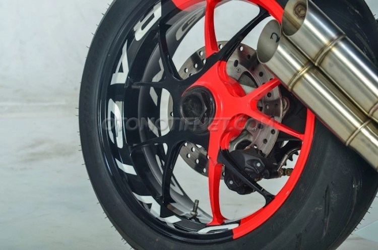 Honda cbr250rr cực chất với dàn chân một gắp từ ducati streetfighter