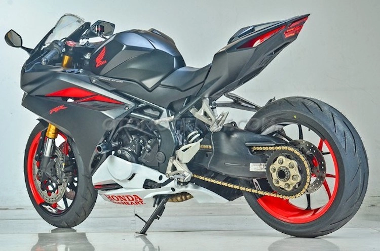 Honda cbr250rr cực chất với dàn chân một gắp từ ducati streetfighter