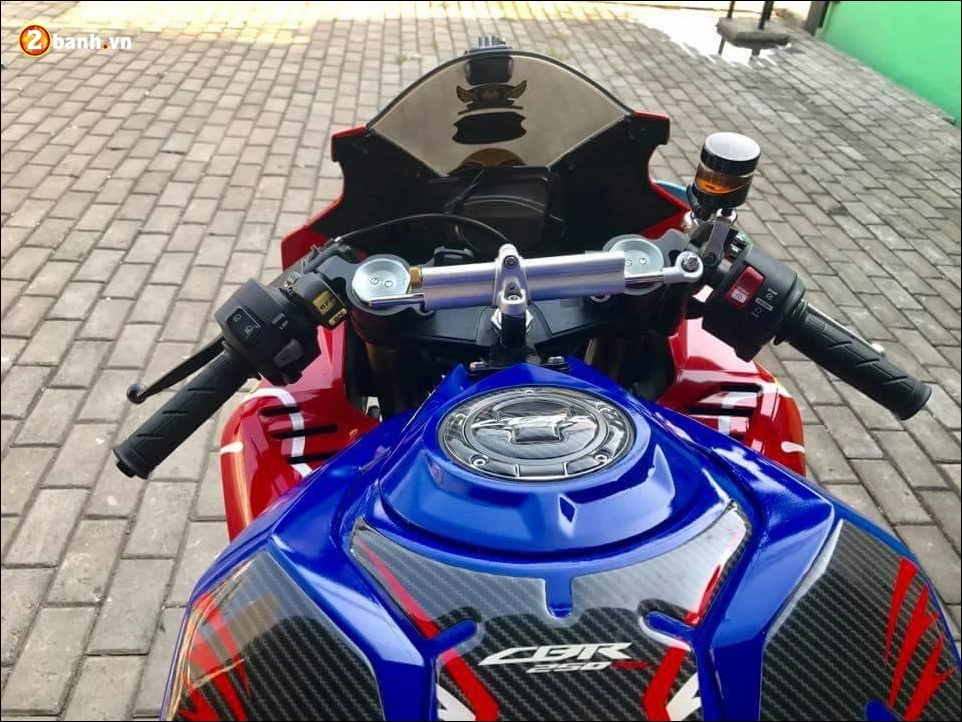 Honda cbr250rr độ nổi loạn bên dàn chân ducati 1199