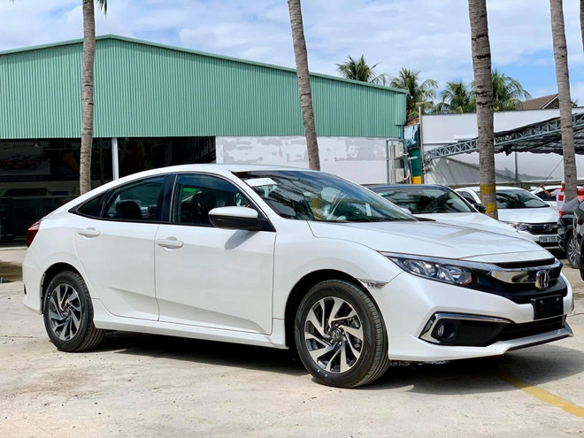 Honda civic giảm giá tới 120 triệu đồng tại thị trường việt