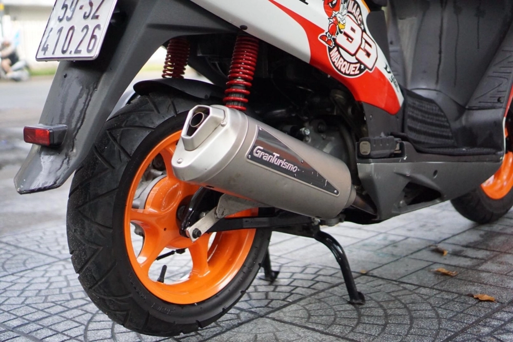 Honda dylan 150 đẹp lộng lẫy trong màu áo repsol cá tính