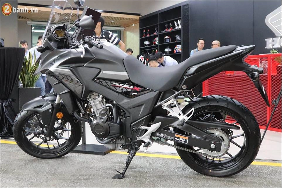 Honda moto bán được 160 xe trong ngày đầu tiên khai trương showroom