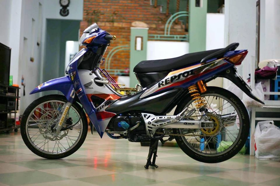 Honda wave độ sang chảnh với dàn đồ chơi kiểng trong phong cách repsol của biker đà nẵng