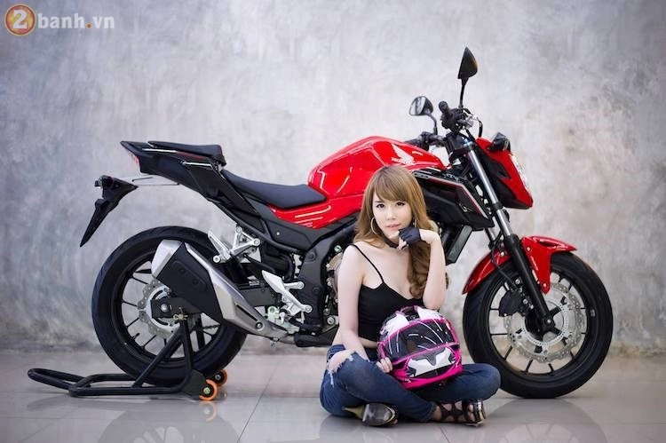 Hotgirl xinh đẹp thả dáng đầy sexy bên cạnh honda cb500f 2017