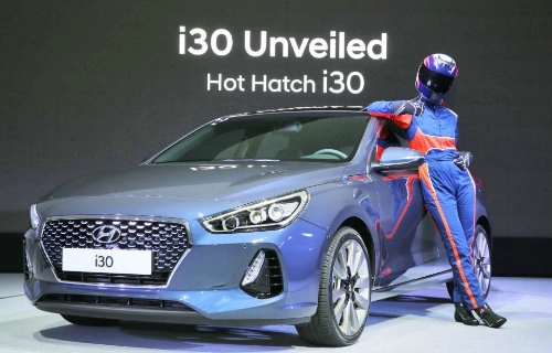 Hyundai i30 2017chính thức lộ diện đối đầu ford focus