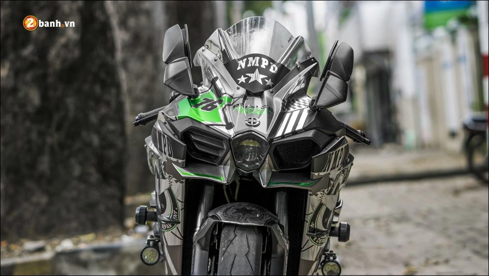 Kawasaki h2 cỗ máy tốc độ phô diễn trang phục police hoành tráng