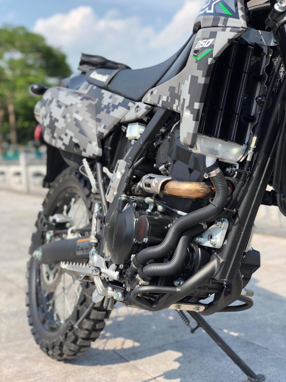 Kawasaki klx250 camo