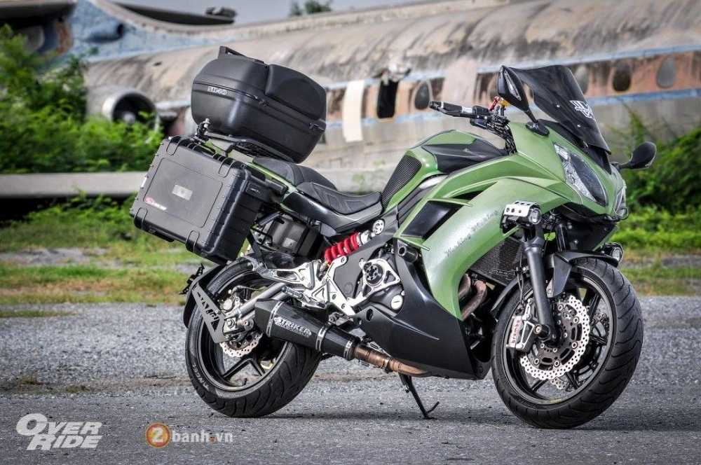 Kawasaki ninja 650 đầy phong trần với phong cách military touring