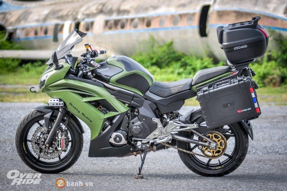 Kawasaki ninja 650 đầy phong trần với phong cách military touring