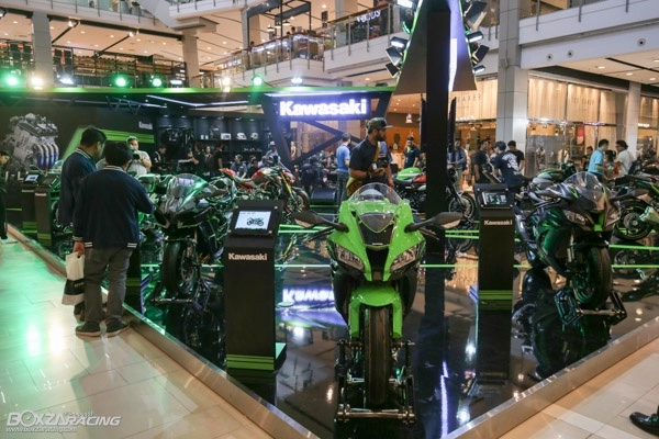 Kawasaki ninja h2 sx se 2018 lộ giá bán