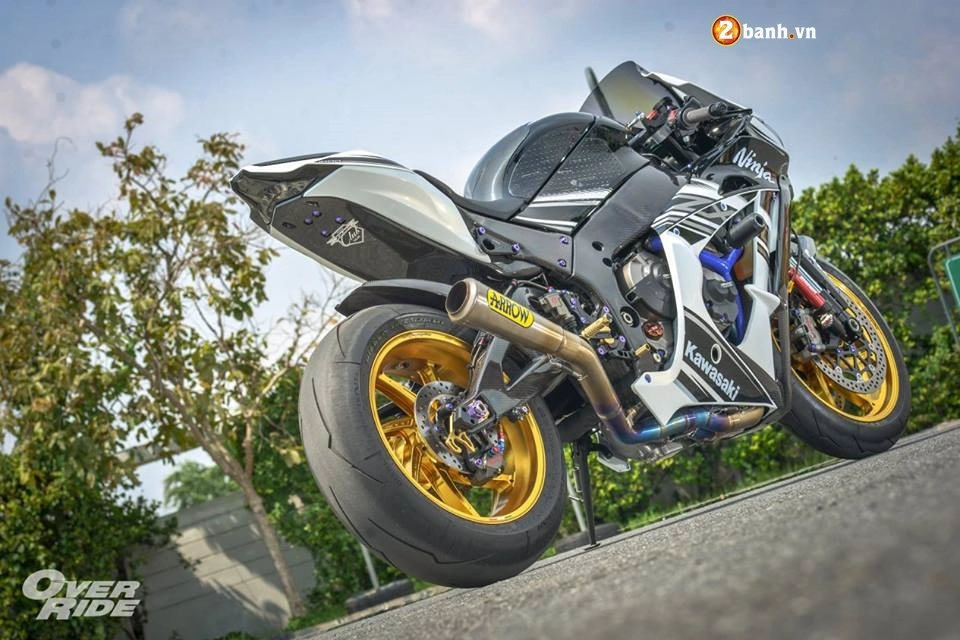 Kawasaki ninja zx-10r đẹp xuất thần trong bản độ full option