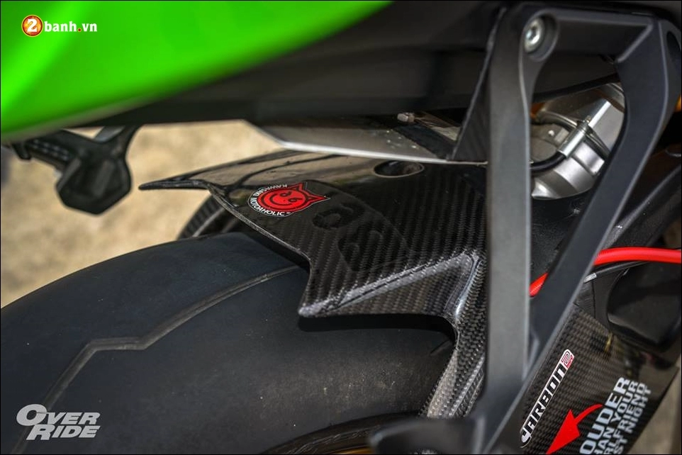 Kawasaki ninja zx-10r độ chiến thần đường đua mang tên green grasshopper