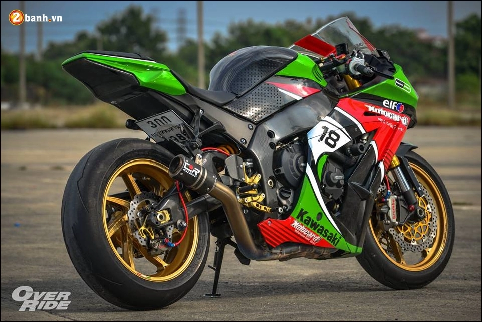 Kawasaki ninja zx-10r độ chiến thần đường đua mang tên green grasshopper