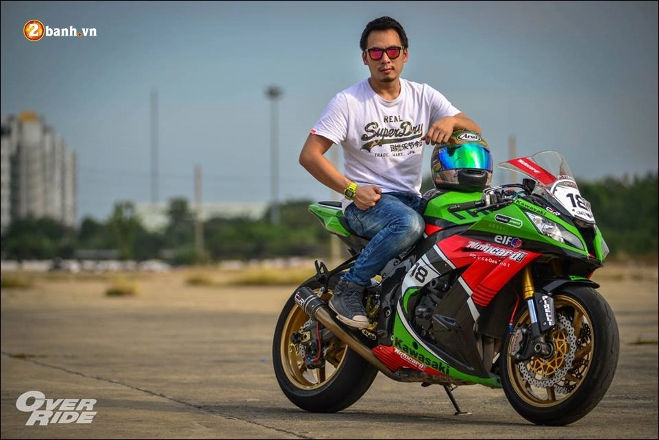 Kawasaki ninja zx-10r độ chiến thần đường đua mang tên green grasshopper