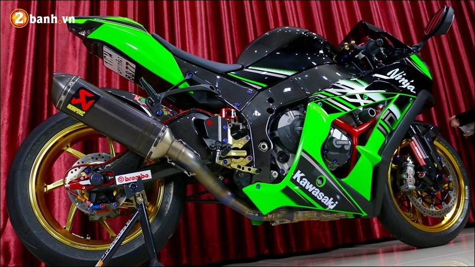 Kawasaki ninja zx-10r độ hiệu năng cùng loạt đồ chơi hàng hiệu