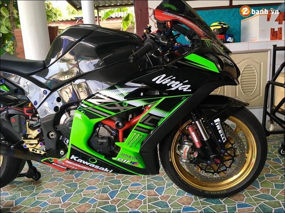 Kawasaki ninja zx-10r độ hiệu năng cùng loạt đồ chơi hàng hiệu