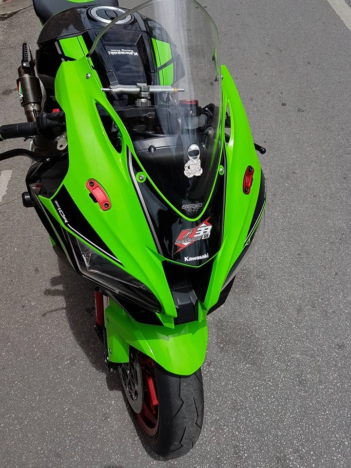 Kawasaki ninja zx-10r độ phá cách tông màu chủ đạo