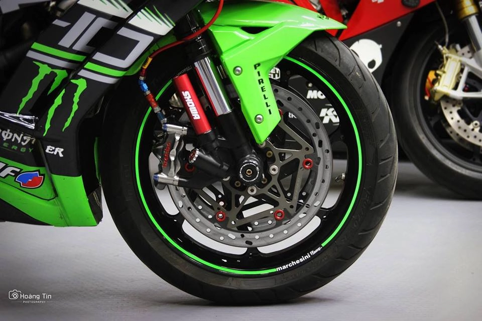 Kawasaki ninja zx-10r trong bản độ đường đua gây nghiện tại việt nam