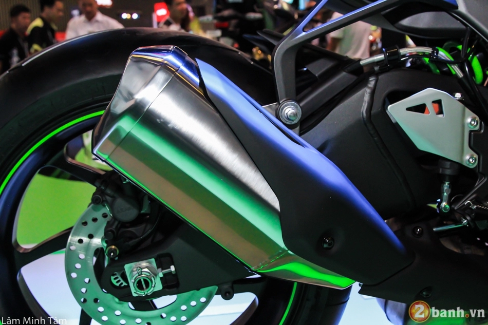 Kawasaki ninja zx-10rr 2017 trình làng lần đầu tiên tại vn