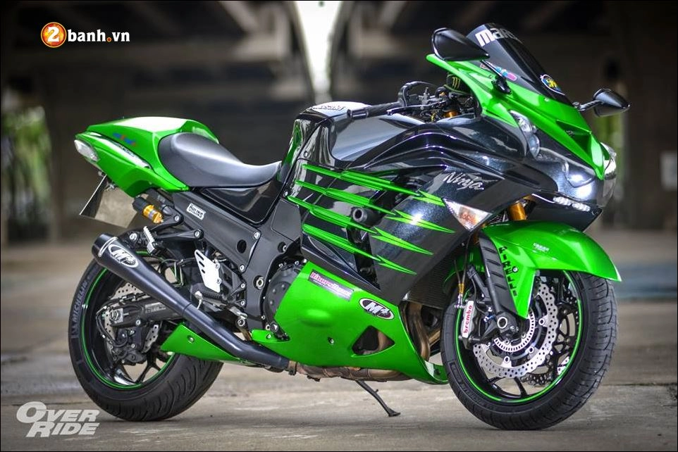 Kawasaki ninja zx-14r vẻ đẹp từ đối thủ trực tiếp thần gió hayabusa