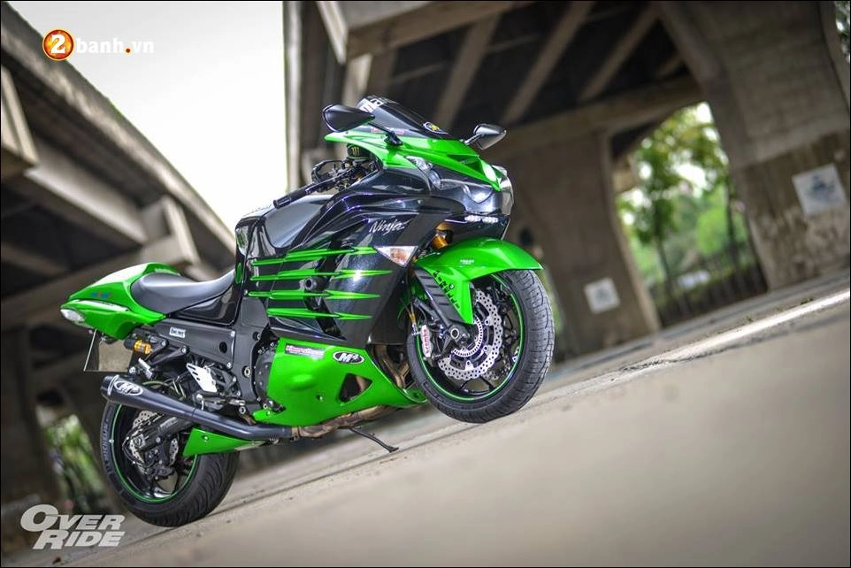 Kawasaki ninja zx-14r vẻ đẹp từ đối thủ trực tiếp thần gió hayabusa