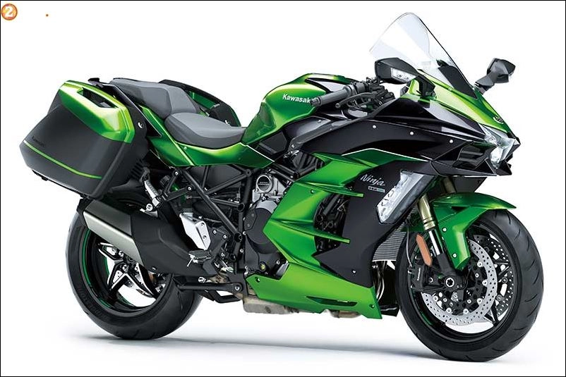 Kawasaki ra mắt 7 mô hình với chương trình khuyến mãi cuối năm moto expo 2017