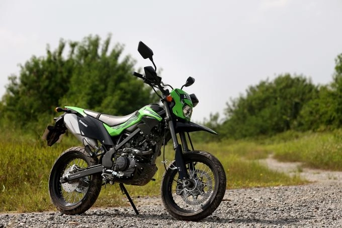 Kawasaki việt nam giới thiệu klx150 klx250 2018 cào cào 250 phân khối giá từ 79- 142 triệu đồng