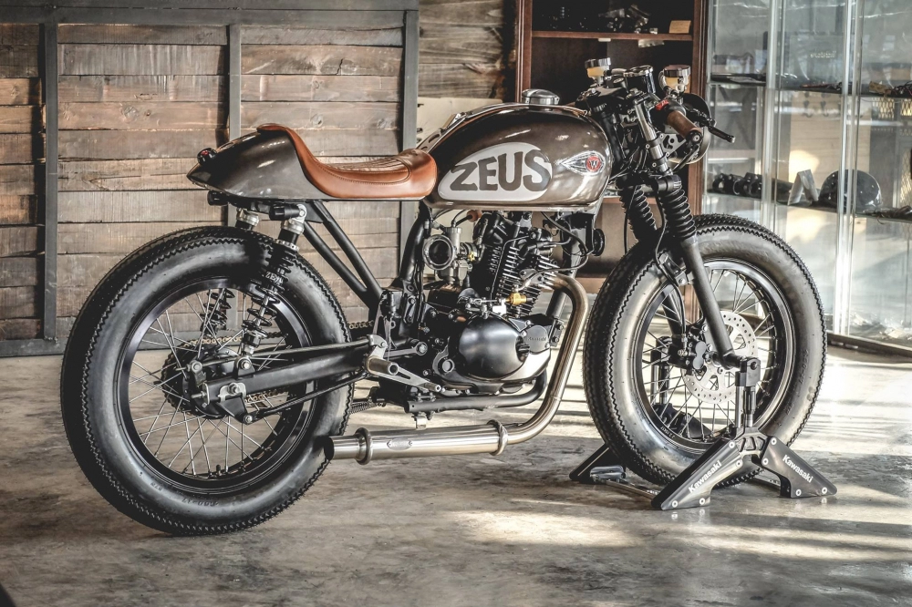 Kawasaki w175 tracker thuộc bộ sưu tập zeus custom