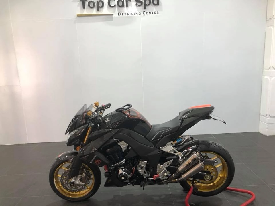 Kawasaki z1000 bản độ sặc mùi carbon của biker xứ biển