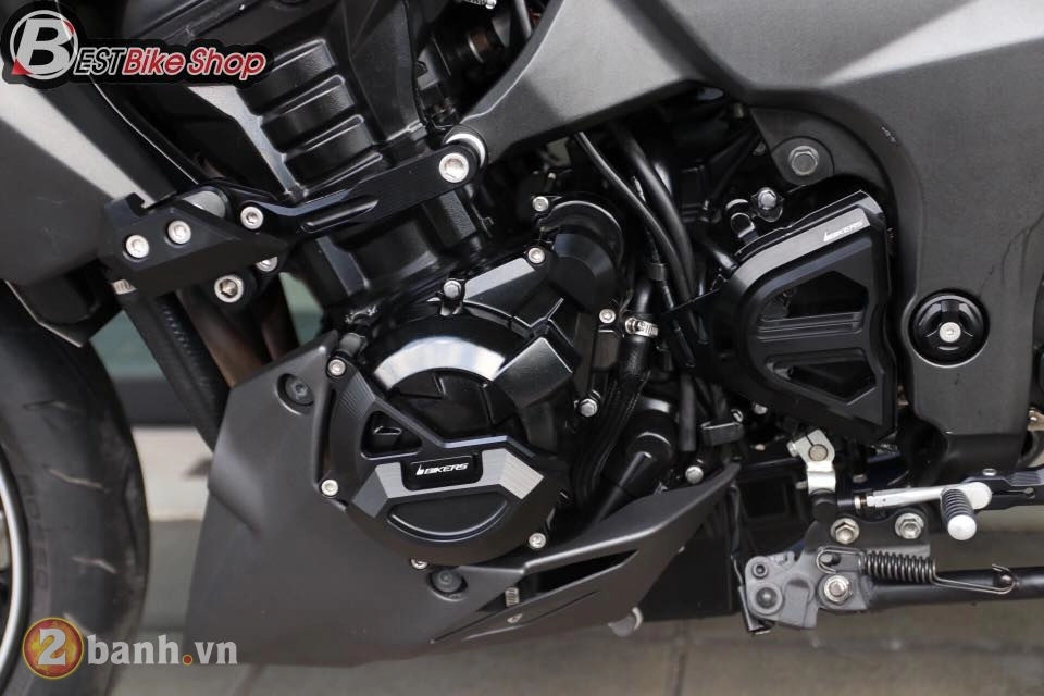 Kawasaki z1000 đầy sắc bén trong phiên bản matte black