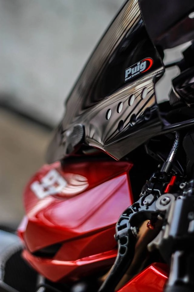 Kawasaki z1000 đẹp tuyệt sắc qua tone màu red candy