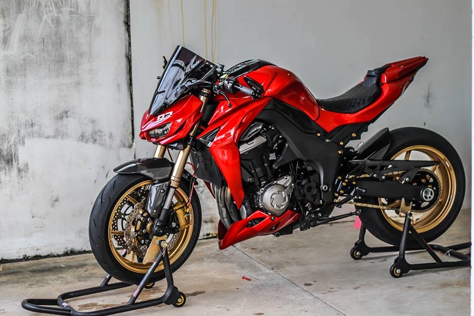 Kawasaki z1000 đẹp tuyệt sắc qua tone màu red candy